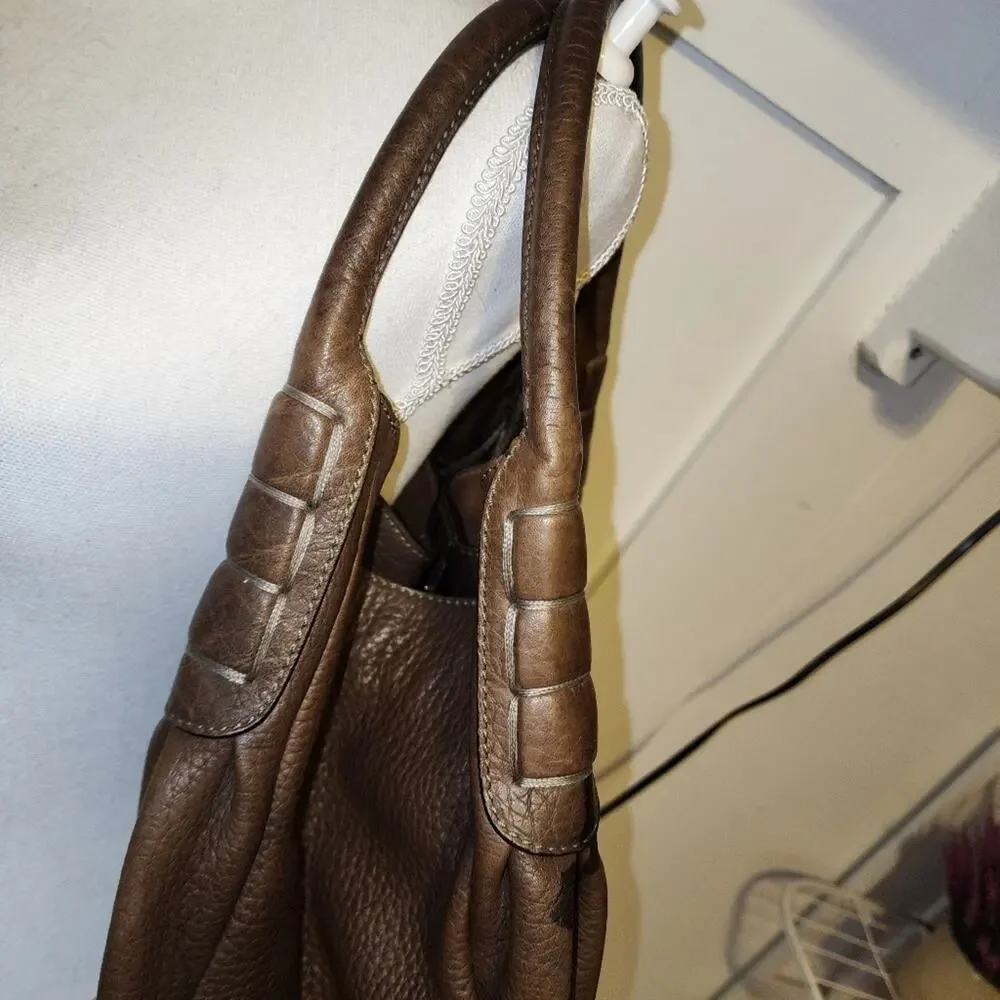TOD'S EUC XL PEBBLED LEATHER HOBO BAG SATCHEL.